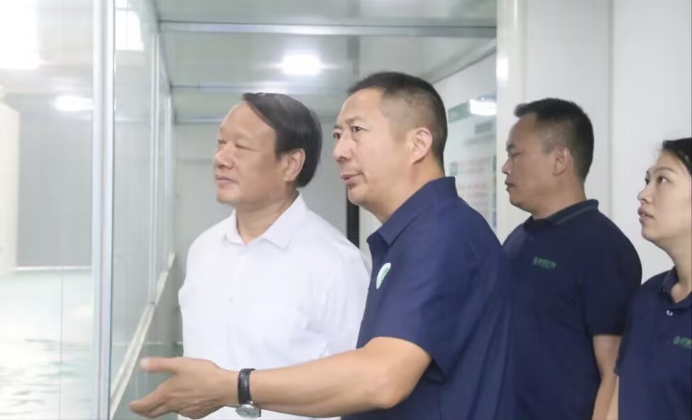 中国人民大学张利庠教授莅临德邻生物指导 共话霉菌毒素防控与产业创新
